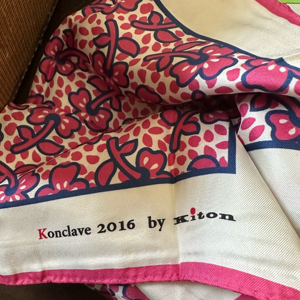 Kiton 💯 %Silk Scarf
